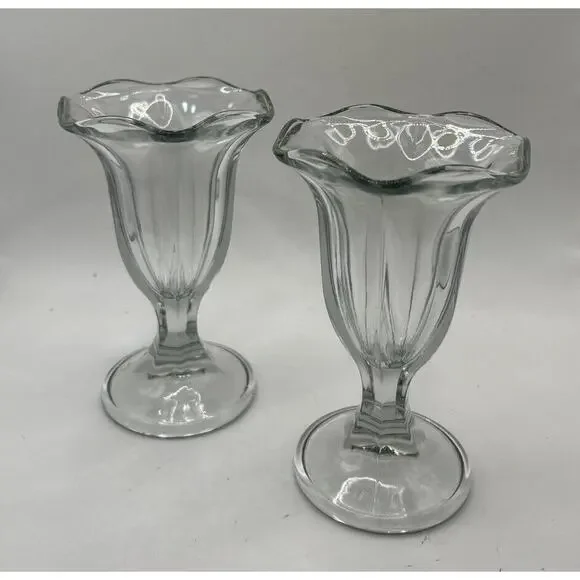 Set of 2 new vintage glass ice cream sundae glasses 6” Tall - Picture 2 of 6